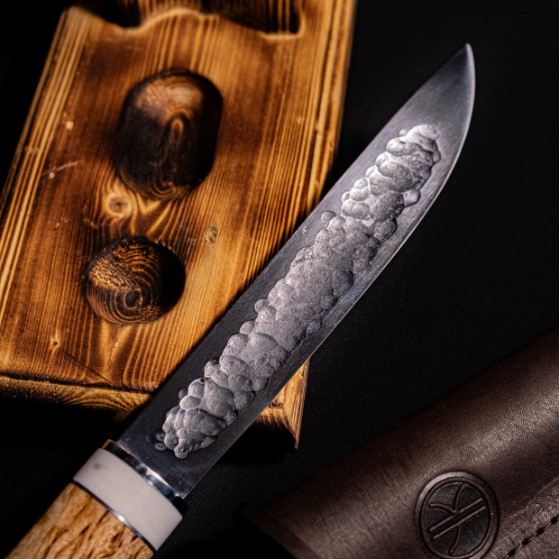 Balturmas board in use — traditional stroganina preparation